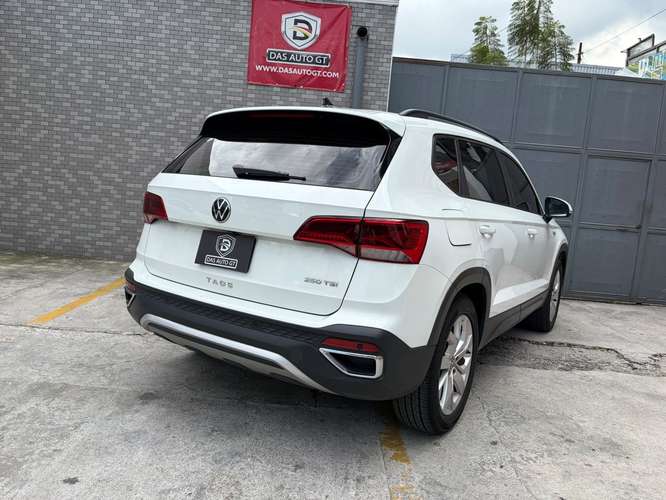 Volkswagen Taos 250 TSi de Agencia Modelo 2022 - Imagen 3