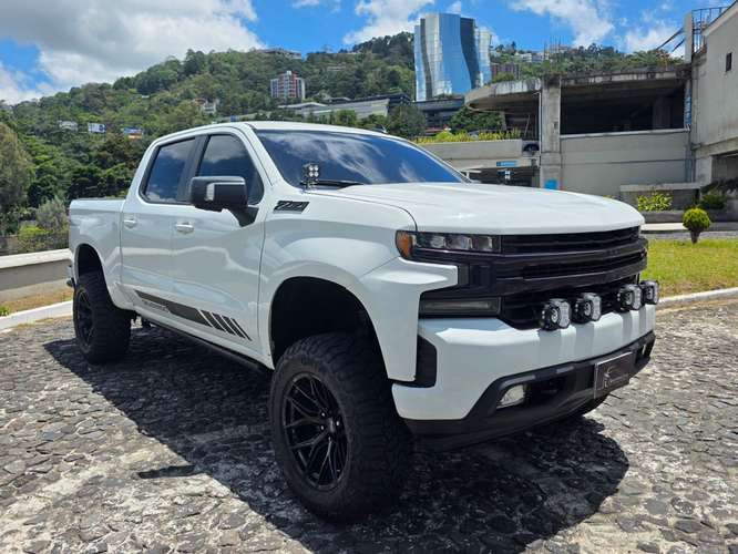 Chevrolet Silverado 1500 - Imagen 1