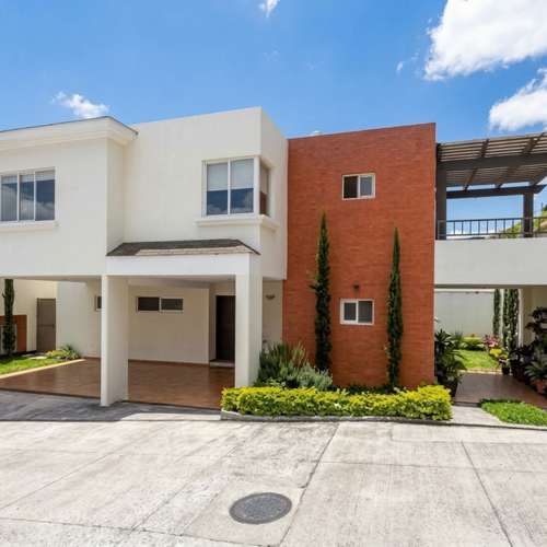 Casa en Renta Las Luces del Encinal Zona 7 de Mixco