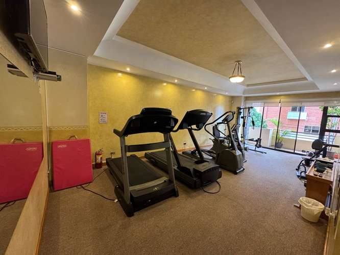 Rento Penthouse en Edificio Torre Castelar Zona 10 con 4 Habitaciones y 4 Parqueos - Imagen 9