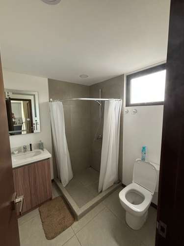 Zona 10 Edificio Brunelo apartamento en renta 