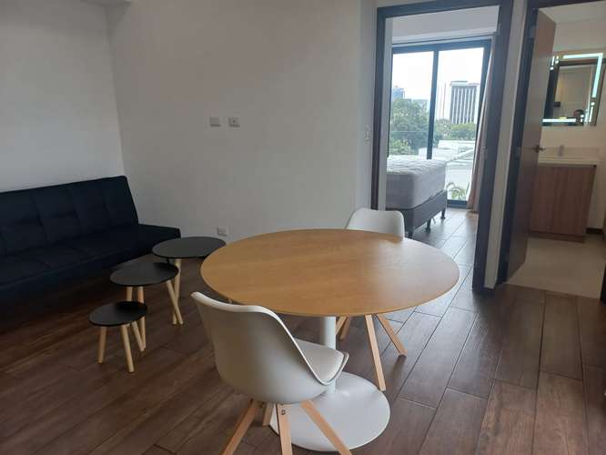 Zona 10 Edificio Brunelo apartamento en renta 