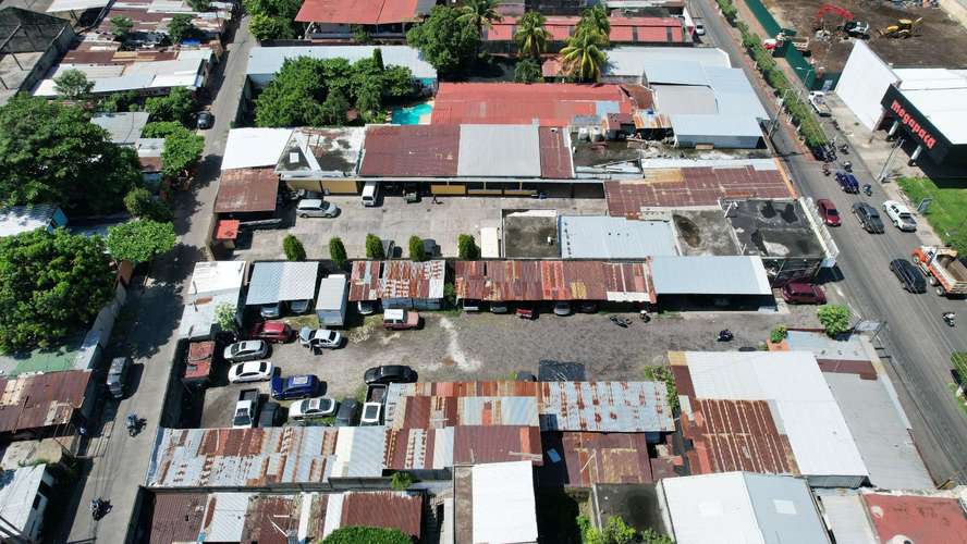 Terreno Comercial en Renta 4ta Avenida de Escuintla cercano al Estadio Armando Barillas - Imagen 7