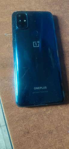 OJO el telefono funciona solo con wiffi ya que la casilla del chip esta dañada necesita ser reparada 