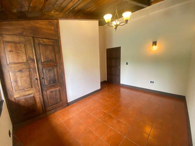 CASA COLONIAL EN ALQUILER ANTIGUA GUATEMALA | AIRBNB PERMITIDO, JARDINES Y 3 DORMITORIOS | PV - Imagen 7