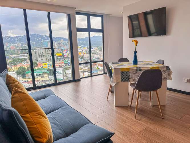 Se renta Moderno apartamento de 2 habitaciones, 2baños, 2 parqueos totalmente amueblado,en zona 10 10 - Imagen 18