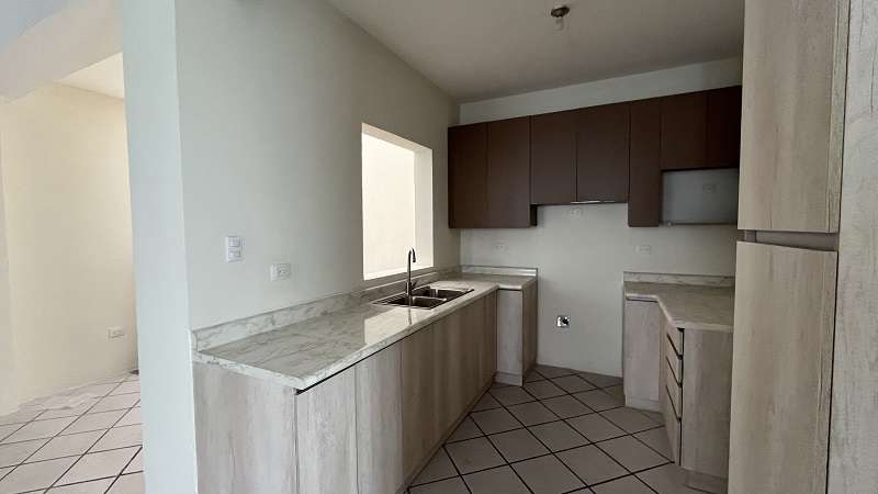 Alquiler de casa ubicada en zona 12 Colonia Villa Sol - Imagen 6