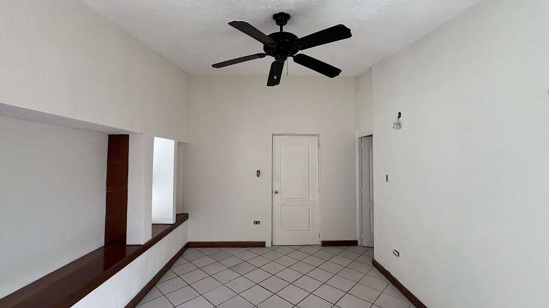 Alquiler de casa ubicada en zona 12 Colonia Villa Sol - Imagen 9