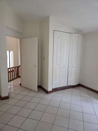 Alquiler de casa ubicada en zona 12 Colonia Villa Sol - Imagen 14