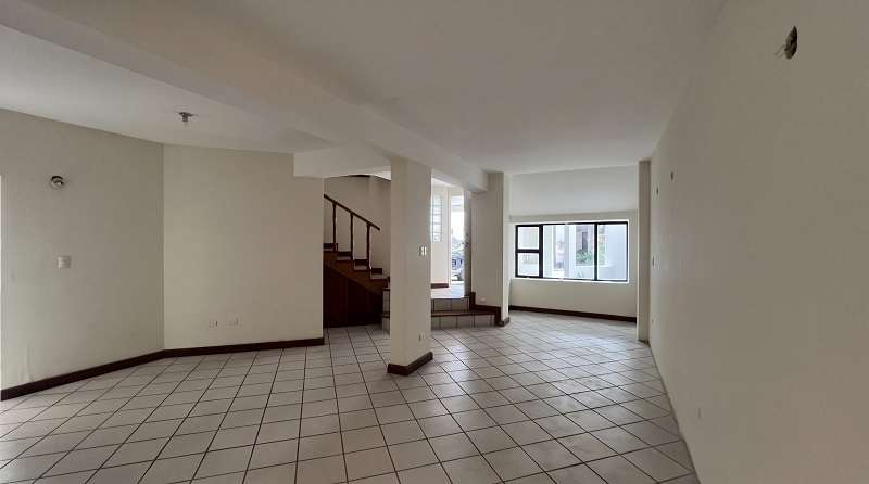 Alquiler de casa ubicada en zona 12 Colonia Villa Sol - Imagen 3