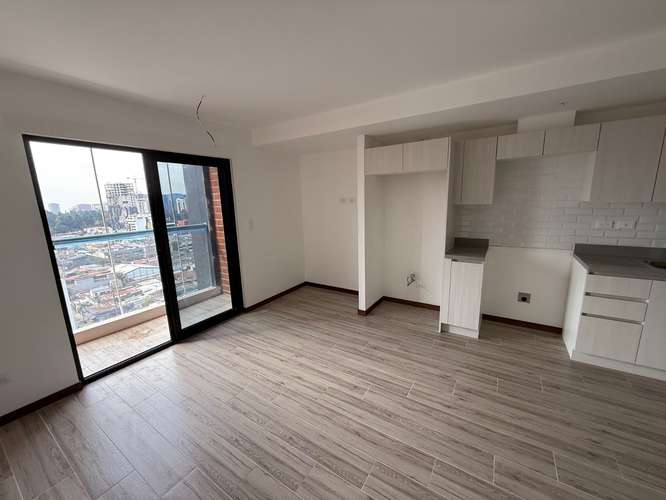 Venta de Apartamento en Zona 10 – Cerca de Diagonal 6, Edificio Nuevo - Imagen 9