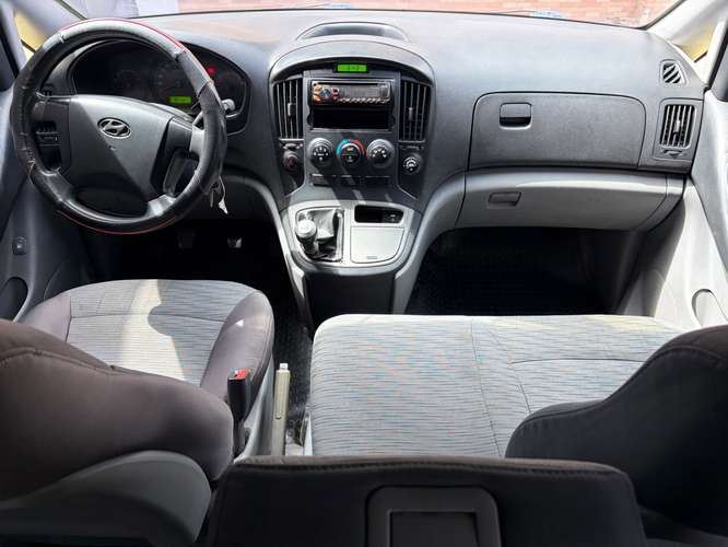 Hyundai H-1 SV Microbús de Agencia Modelo 2015 - Imagen 16