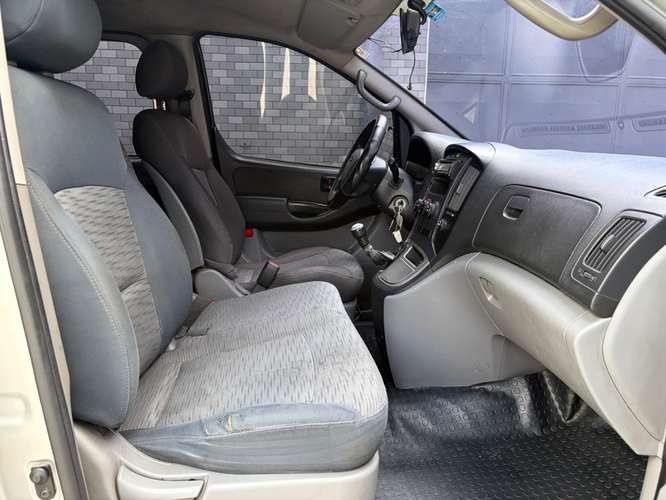 Hyundai H-1 SV Microbús de Agencia Modelo 2015 - Imagen 15