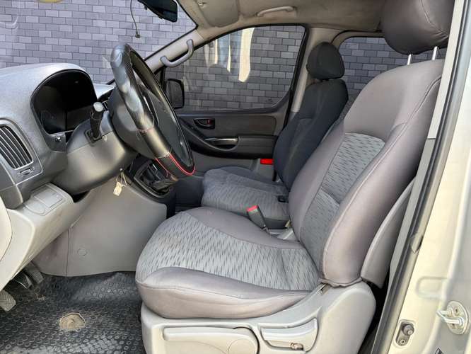 Hyundai H-1 SV Microbús de Agencia Modelo 2015 - Imagen 11