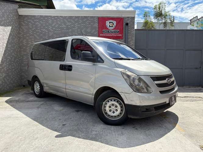 Hyundai H-1 SV Microbús de Agencia Modelo 2015 - Imagen 1