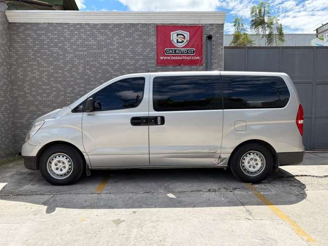 Hyundai H-1 SV Microbús de Agencia Modelo 2015 - Imagen 5