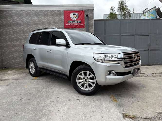 Toyota Land Cruiser VX de Agencia Modelo 2018