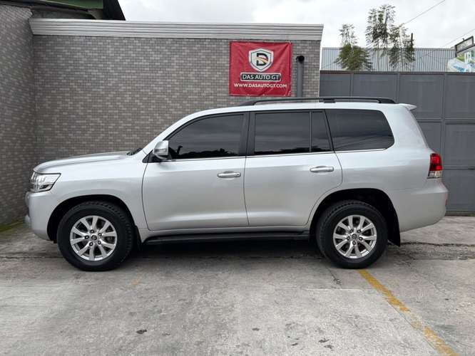 Toyota Land Cruiser VX de Agencia Modelo 2018