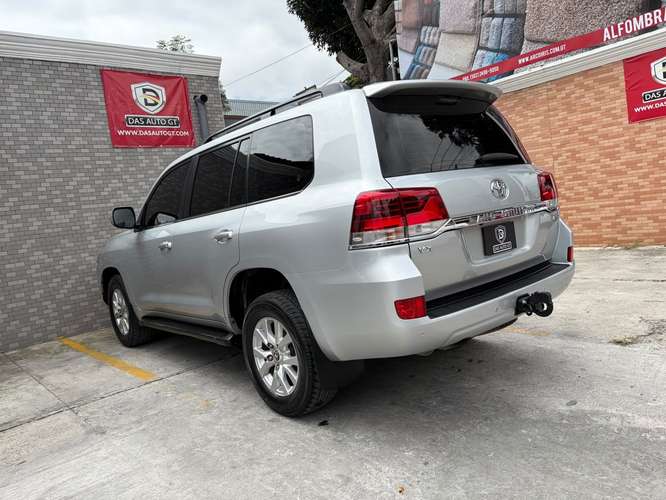 Toyota Land Cruiser VX de Agencia Modelo 2018