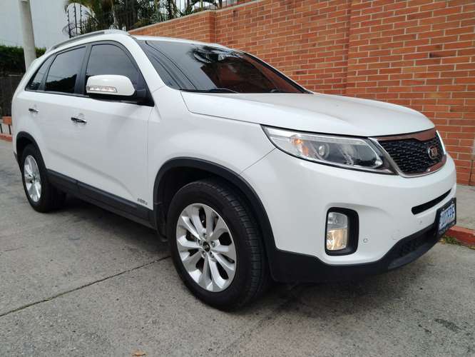 KIA SORENTO 4X4 TURBO DIESEL AGENCIA - Imagen 4