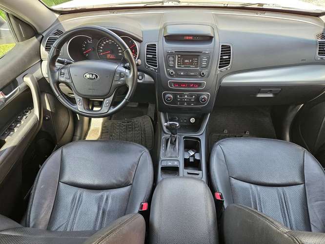 KIA SORENTO 4X4 TURBO DIESEL AGENCIA - Imagen 5