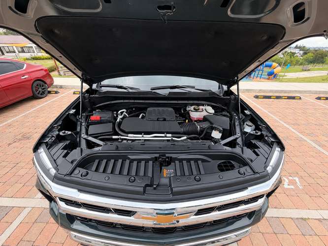 CHEVROLET SILVERADO LT L Turbomax en perfecto estado 