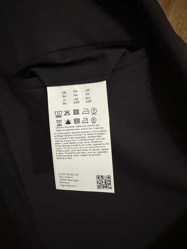 TRAJE - MARCA: HUGO BOSS- PERFORMANCE - NUEVO - ORIGINAL - COLOR: NEGRO - TALLA: 44R - PANTALON: 34