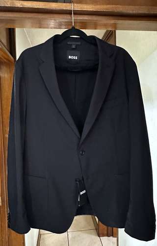 TRAJE - MARCA: HUGO BOSS- PERFORMANCE - NUEVO - ORIGINAL - COLOR: NEGRO - TALLA: 44R - PANTALON: 34