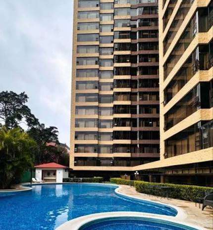 Zona 10 Milenia Oakland apartamento amueblado