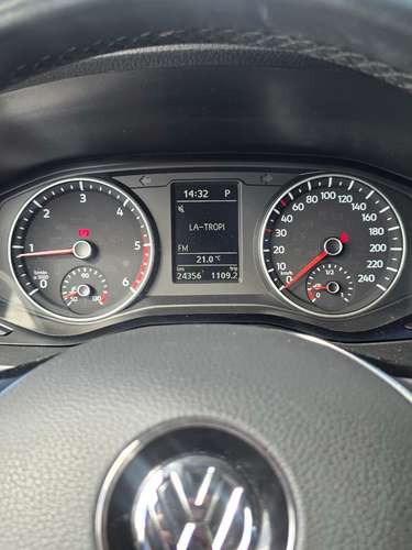 VOLKSWAGEN AMAROK HIGHLINE 2.0 BITURBO 4MOTION AUTOMÁTICO 4 CIL. 2024 DE AGENCIA - Imagen 9