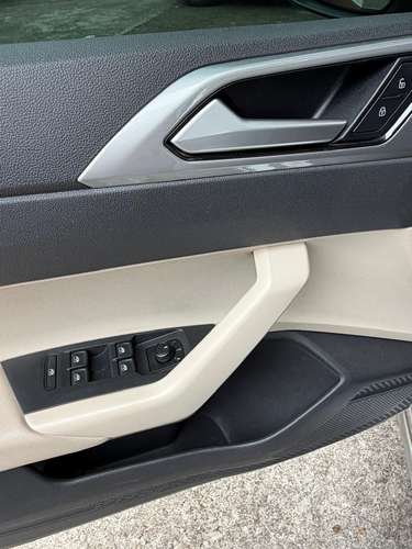 VOLKSWAGEN VIRTUS HIGHLINE 1.6 AUTOMÁTICO 4 CIL. 2022 AGENCIA - Imagen 7