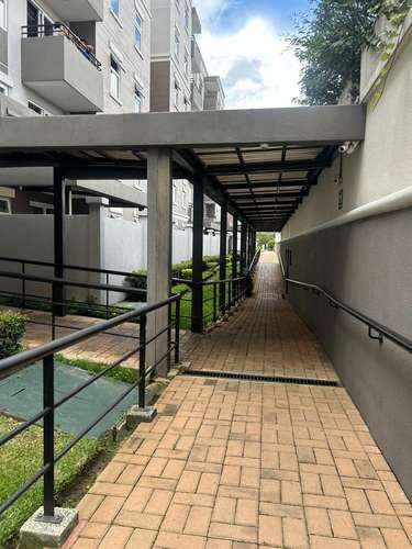 Apartamento en Condado Naranjo: 2 habitaciones, 3 baños, balcón y 2 estacionamientos - Imagen 10