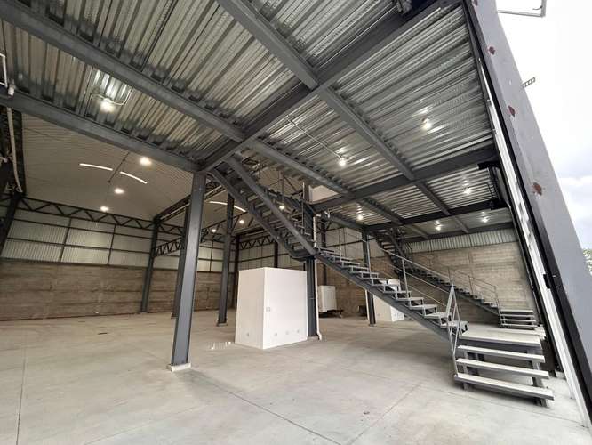 VENDO BODEGA NUEVA - INDUSTRIAL A 5 MINUTOS DE LA VAS CA9 SUR - Imagen 8