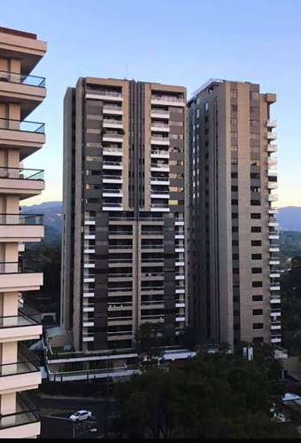 RENTA DE APARTAMENTO EN EDIFICIO TIFFANY QUINTA AV, ZONA 14