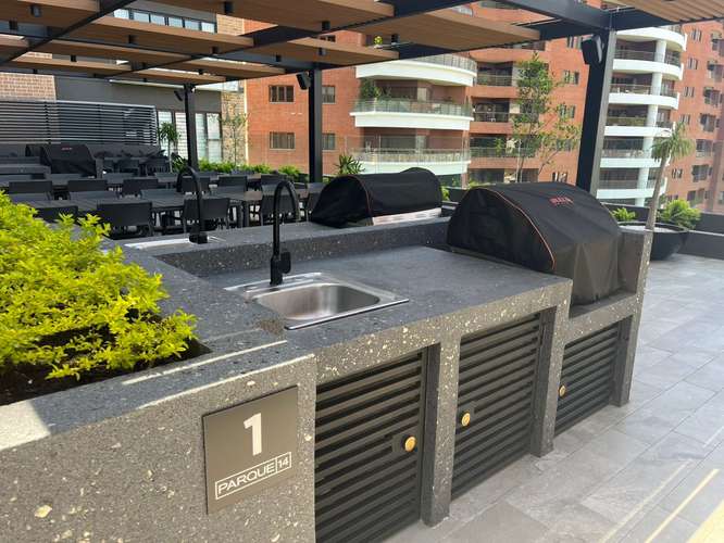 RENTA DE APARTAMENTO EN EDIFICIO PARQUE 14, ZONA 14 - Imagen 12