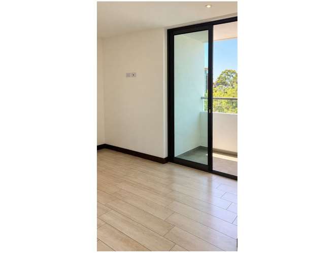 RENTA DE APARTAMENTO EN EDIFICIO LIV, ZONA 15 - Imagen 5