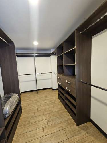 AMPLIO APARTAMENTO AMUEBLADO EN ALQUILER Z.10 FERRARA  - Imagen 11