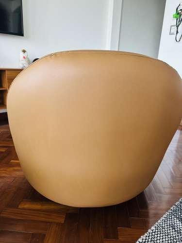 Par de Sillones Otomanes Giratorios 360° – Diseño Moderno / Cognac