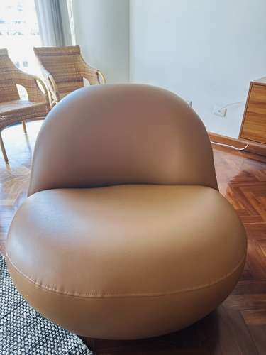 Par de Sillones Otomanes Giratorios 360° – Diseño Moderno / Cognac