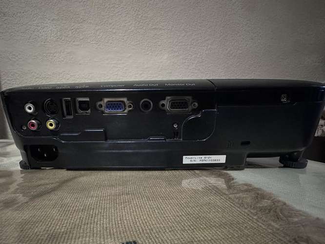 Proyector Epson PowerLite S12+ – 2800 lúmenes - Imagen 3