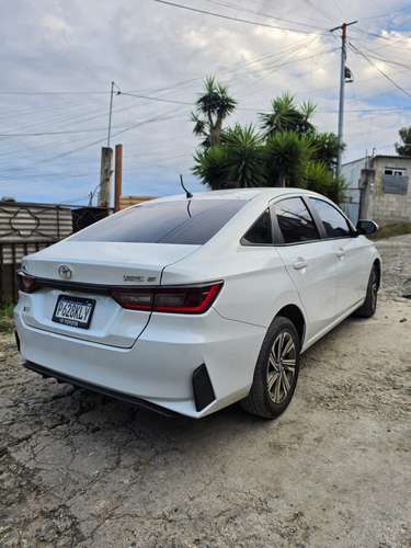 COMO NUEVO DE AGENCIA TOYOTA YARIS IMPECABLE MECÁNICO 