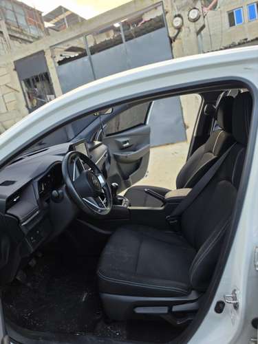 COMO NUEVO DE AGENCIA TOYOTA YARIS IMPECABLE MECÁNICO 