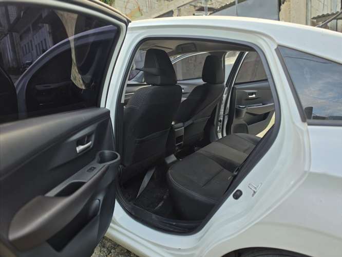 COMO NUEVO DE AGENCIA TOYOTA YARIS IMPECABLE MECÁNICO 