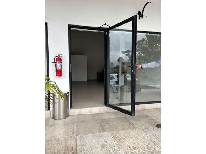  LOCAL COMERCIAL EN RENTA – 50 m² | VÍA PRONTO | KM 18 CAES - Imagen 2