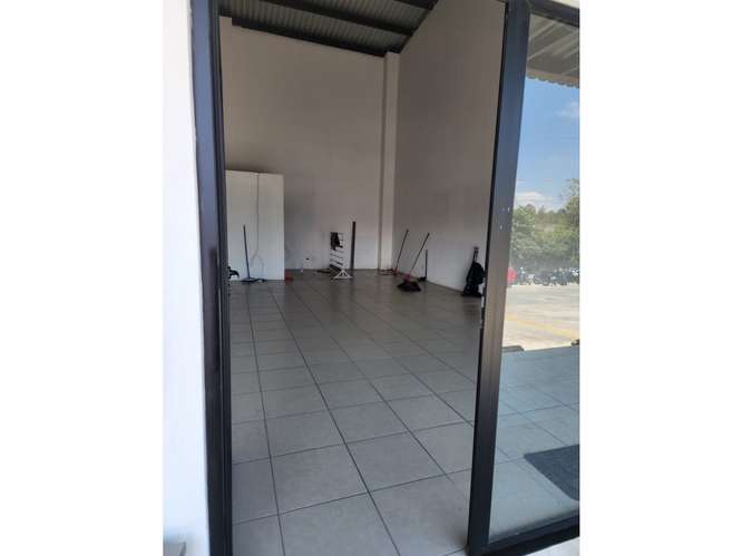  LOCAL COMERCIAL EN RENTA – 50 m² | VÍA PRONTO | KM 18 CAES - Imagen 4