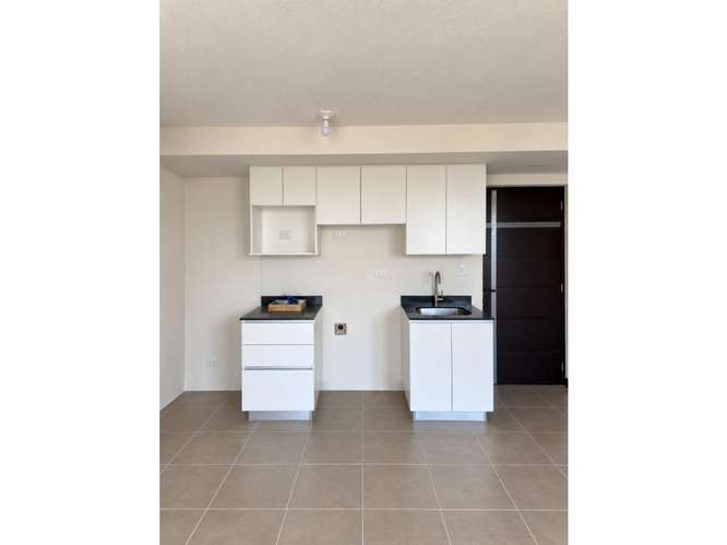  APARTAMENTO EN RENTA – 3 HAB + BALCÓN | EDIFICIO ESENTA | ZONA 12 - Imagen 2