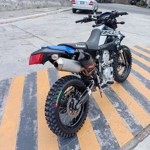 2021 KAWASAKI KLX 300 CC SUPER MOTO RECIEN INGRESADA !! - Imagen 4