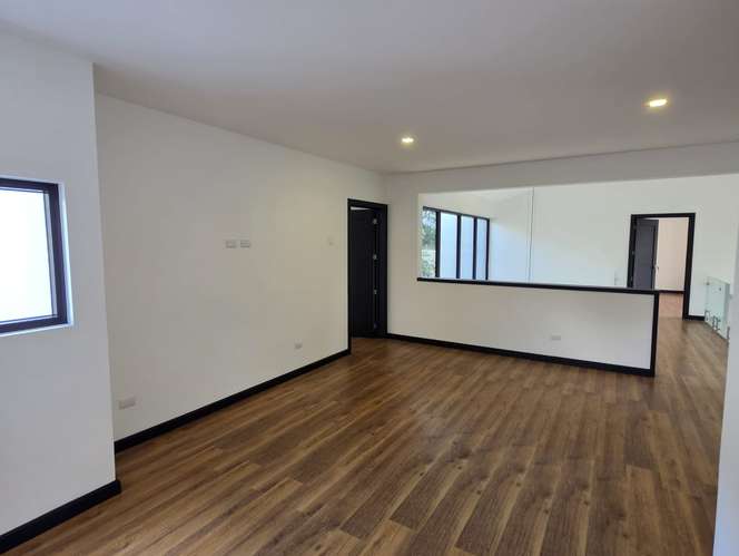 VENTA DE VIVIENDA EN EXCELENTE ESTADO EN LOMAS DE SAN ISIDRO, ZONA 16 - Imagen 15