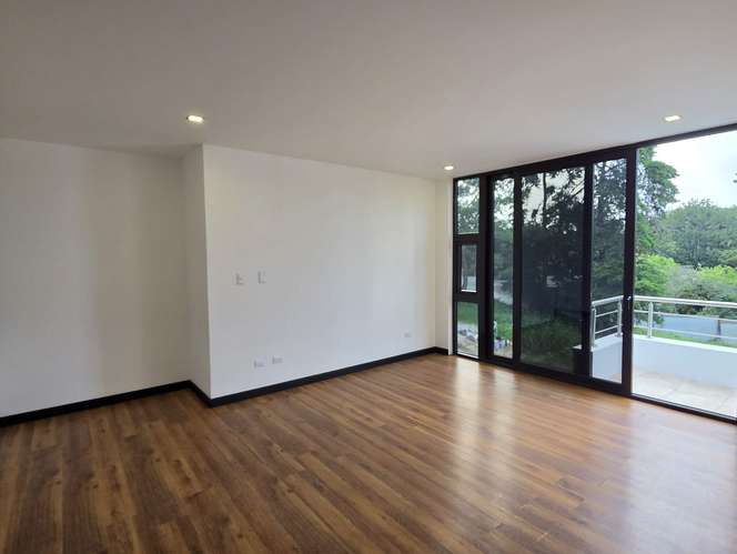 VENTA DE VIVIENDA EN EXCELENTE ESTADO EN LOMAS DE SAN ISIDRO, ZONA 16 - Imagen 12