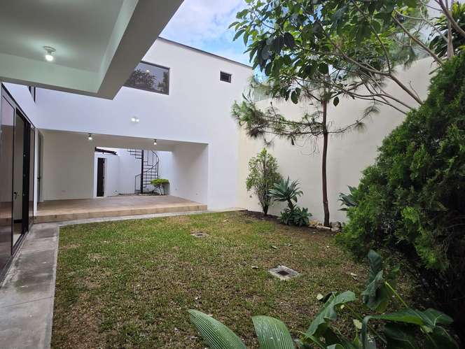 VENTA DE VIVIENDA EN EXCELENTE ESTADO EN LOMAS DE SAN ISIDRO, ZONA 16 - Imagen 7